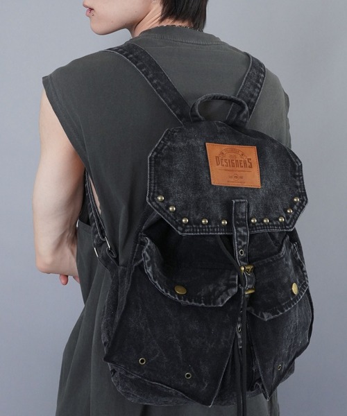 SPINNS（スピンズ）の「デニムナップサック/リュック/スタッズ付きフラップデザイン（バックパック/リュック・メンズ・ブルー/ブラック・ONESIZE）」の7枚目の写真