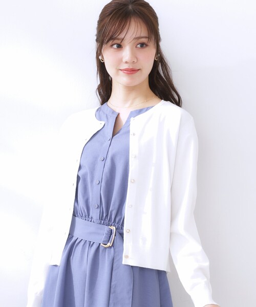 couture brooch（クチュールブローチ）の「イロイロ釦ニットカーデ（カーディガン/ボレロ・レディース・ライトブルー/オフホワイト/ピンク系・42/38）」の8枚目の写真