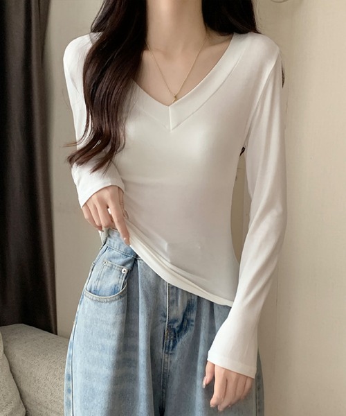 2ly2(トゥーリートゥー)の「スリムフィットVネックTシャツ(Tシャツ/カットソー・レディース・グレー/モカ/ホワイト・FREE)」の4枚目の写真