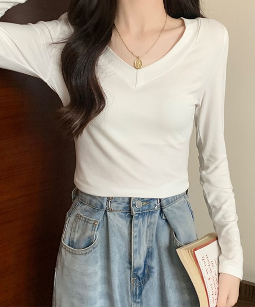 2ly2(トゥーリートゥー)の「スリムフィットVネックTシャツ(Tシャツ/カットソー・レディース・グレー/モカ/ホワイト・FREE)」の6枚目の写真