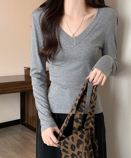 2ly2(トゥーリートゥー)の「スリムフィットVネックTシャツ(Tシャツ/カットソー・レディース・グレー/モカ/ホワイト・FREE)」の8枚目の写真