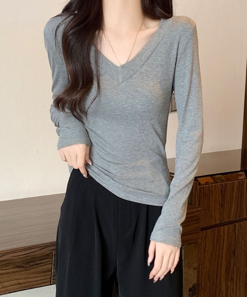 2ly2(トゥーリートゥー)の「スリムフィットVネックTシャツ(Tシャツ/カットソー・レディース・グレー/モカ/ホワイト・FREE)」の9枚目の写真