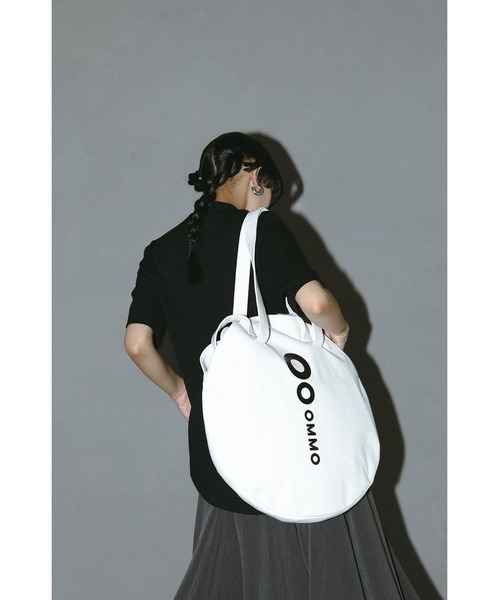 LOGO CIRCLE TOTE（トートバッグ）｜OMMO（オーエムエムオー）の