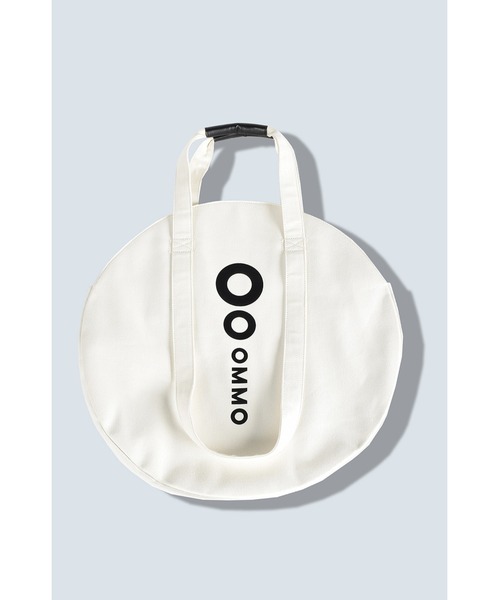 OMMO(オーエムエムオー)の「LOGO CIRCLE TOTE(トートバッグ・レディース・ホワイト/ブラック・FREE)」の17枚目の写真