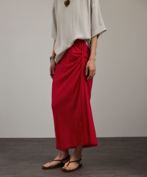 SALON adam et rope'(サロン アダム エ ロペ)の「nu=layerアシンメトリーシャーリングスカート(スカート・レディース・レッド/ブラック/ホワイト・FREE)」の3枚目の写真