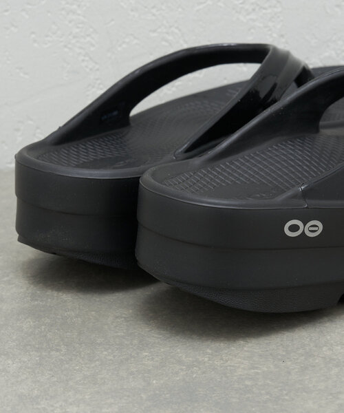 OOFOS(ウーフォス)の「【OOFOS/ウーフォス】OOMEGA(サンダル・レディース・ベージュ/ピンク/ブラック・25cm/23cm/24cm)」の9枚目の写真