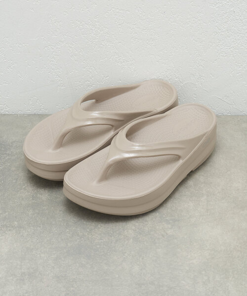 美品 OOFOS Oomega 23cm ベージュ OOFOS Oomega ベージュ