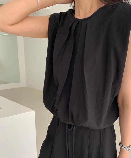 LAFFMO（ラフモ）の「セットアップ ノースリーブタックブラウス&リラックスパンツ（セットアップ・レディース・グレー/ベージュ/ブラック/キャメル・F）」の19枚目の写真