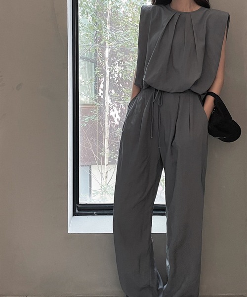 LAFFMO（ラフモ）の「セットアップ ノースリーブタックブラウス&リラックスパンツ（セットアップ・レディース・グレー/ベージュ/ブラック/キャメル・F）」の21枚目の写真