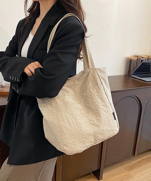 TONE SELECT GOODS（トーンセレクトグッズ）の「urbanfemine./カジュアルショルダーバッグ U7495（ショルダーバッグ・レディース・ブルー/アイボリー/ブラック/カーキ/ベージュ・FREE）」の3枚目の写真