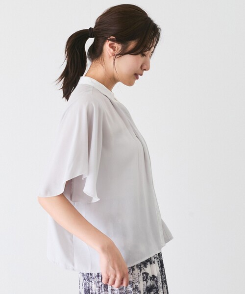 Jayro(ジャイロ)の「フロントタックバイカラーデザインラッフルスリーブブラウス(シャツ/ブラウス・レディース・グレー/サックスブルー/ホワイト系その他/ネイビー/ピンク系その他2・M)」の8枚目の写真