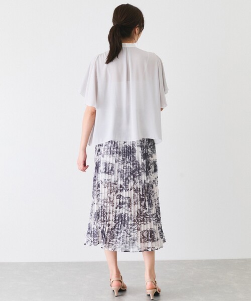 Jayro(ジャイロ)の「フロントタックバイカラーデザインラッフルスリーブブラウス(シャツ/ブラウス・レディース・グレー/サックスブルー/ホワイト系その他/ネイビー/ピンク系その他2・M)」の12枚目の写真