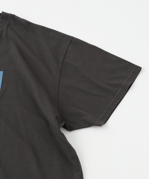 KATHARINE HAMNETT(キャサリンハムネット)の「KATHARINE HAMNETT/キャサリン ハムネット OVERDYED TEE- PEACE(Tシャツ/カットソー・メンズ・ネイビー/ベージュ系その他・MEDIUM/LARGE)」の5枚目の写真