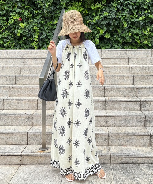 ISOOK(アイスー)の「【ISOOK / アイスー】ホルターネックリゾートワンピ / 柄ワンピ キャミワンピ エスニック ボヘミアン Iライン バックリボン ロング丈 マキシ丈 ノースリーブ 白 黒 ホワイト ブラック ZOZOTOWN限定(ワンピース・レディース・ブラック/アイボリー・FREE)」の18枚目の写真