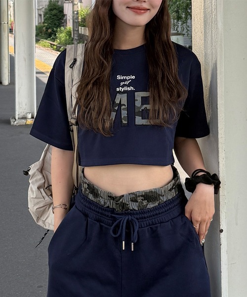 napinna maison(ナピナメゾン)の「【napinna maison×HIINA】グラフィックロゴスウェット半袖T(ショート丈/ビッグシルエット)(Tシャツ/カットソー・レディース・ネイビー/グレー/ブラック・M/L)」の3枚目の写真