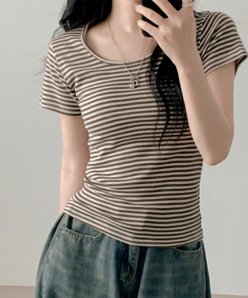 VIVID LADY(ビビッドレディー)の「ボーダー 半袖 Tシャツ(Tシャツ/カットソー・レディース・ブラック/チャコールグレー/ライトグレー/ブラウン・FREE)」の11枚目の写真