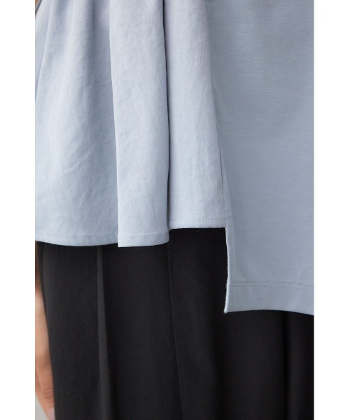 AZUL by moussy(アズールバイマウジー)の「フハクドッキングドロストトップス(Tシャツ/カットソー・レディース・オフホワイト/ブラック/ライトブルー・FREE)」の4枚目の写真
