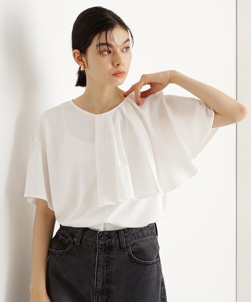 THE SHOP TK (ザ ショップ ティーケー )の「アシメケープ風プルオーバー【接触冷感/洗濯機OK】(Tシャツ/カットソー・レディース・ブラック/オフホワイト/スミクロ・13/12)」の1枚目の写真