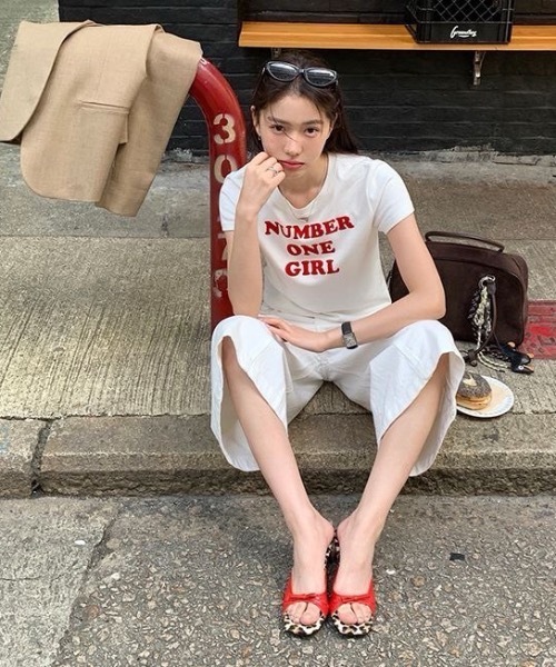 FUNdaysion(ファンデイション)の「ロゴショート丈半袖Tシャツ(Tシャツ/カットソー・レディース・レッド/ホワイト/イエロー・M)」の11枚目の写真