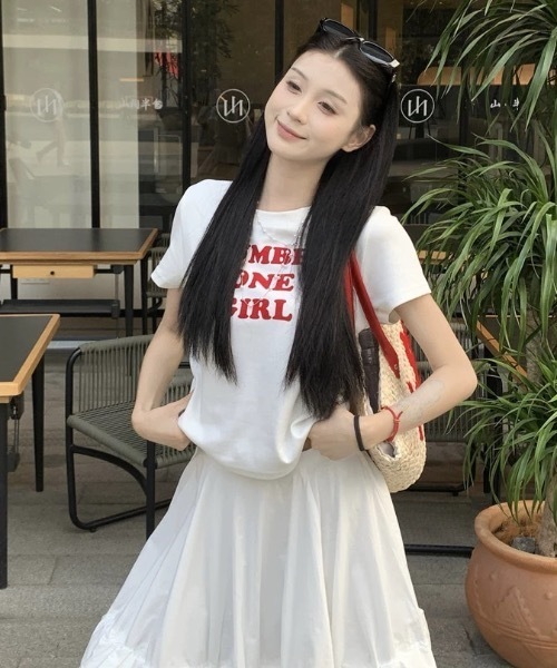 FUNdaysion(ファンデイション)の「ロゴショート丈半袖Tシャツ(Tシャツ/カットソー・レディース・レッド/ホワイト/イエロー・M)」の13枚目の写真