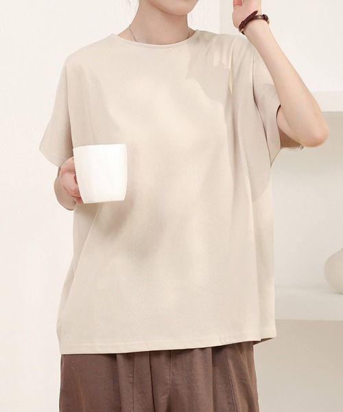 Cinderella(シンデレラ)の「トップス レディース カジュアル Tシャツ カットソー ドルマンスリーブ 綿100% 夏 春 半袖 五分袖 シンプル 無地 上品 きれいめ かわいい おしゃれ 黒 ブラック 青 ボーダー キャメル 茶色 コーヒー クリーム ネイビー 紺 ホワイト 白(Tシャツ/カットソー・レディース・キャメル/ダークブラウン/ホワイト/その他1/ネイビー/ブルー/クリーム/ブラック・LARGE/MEDIUM)」の5枚目の写真