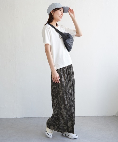 ikka(イッカ)の「さらっとプリーツワイドパンツ(その他パンツ・レディース・ダークブラウン/モカ/ダークグレー・M/L/S)」の22枚目の写真