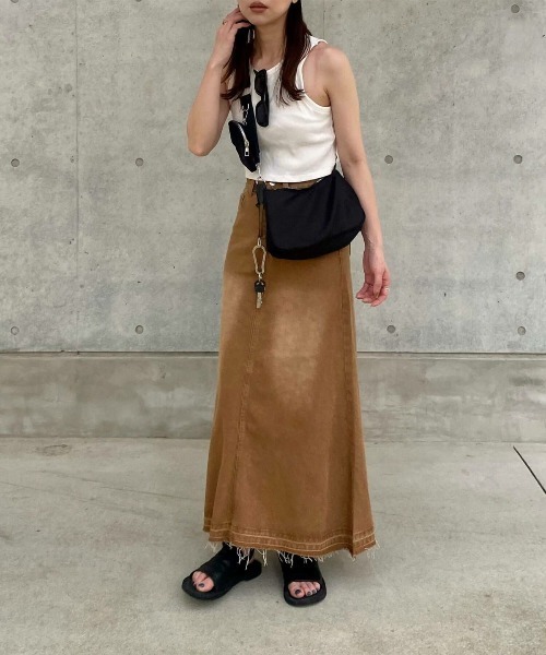 ISOOK（アイスー）の「カットオフブラウンデニムスカート(kiharu select) / フレアスカート Aライン ハイウエスト ロング ヴィンテージ風 古着風 色落ち加工 ブラウン キャメル 茶（デニムスカート・レディース・キャメル・S/M）」の7枚目の写真