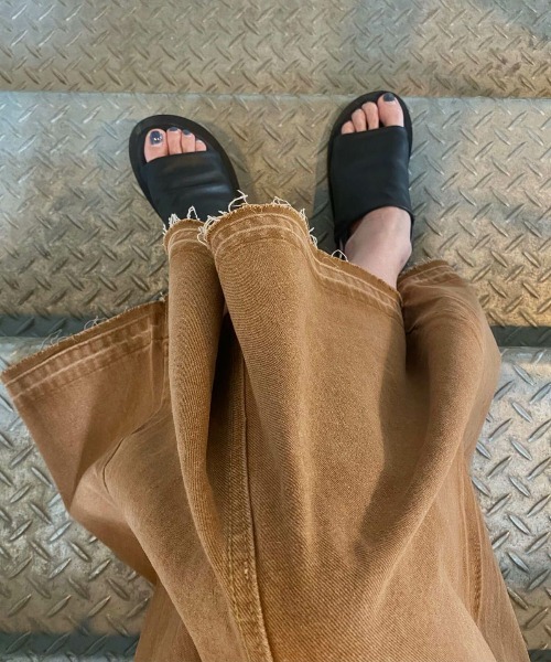 ISOOK（アイスー）の「カットオフブラウンデニムスカート(kiharu select) / フレアスカート Aライン ハイウエスト ロング ヴィンテージ風 古着風 色落ち加工 ブラウン キャメル 茶（デニムスカート・レディース・キャメル・S/M）」の8枚目の写真