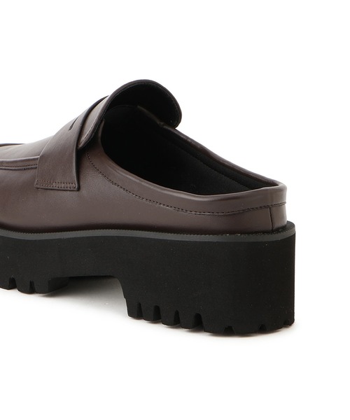 ADAM ET ROPE'（アダムエロペ）の「【サステナブル】ラウンドローファークロッグ（ローファー・レディース・ブラック/ダークブラウン・36/37/38）」の17枚目の写真