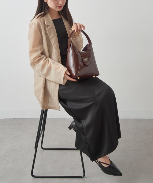 HASHIBAMI（ハシバミ）の「【HASHIBAMI】フェズ エナメル ワンハンドルバッグ ギフト（ハンドバッグ・レディース・ブラック/ダークブラウン・FREE）」の8枚目の写真