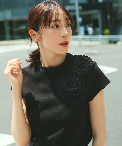 組曲(クミキョク)の「テレココサージュ Tシャツ(Tシャツ/カットソー・レディース・ホワイト系/ブラック系・2/3)」の2枚目の写真