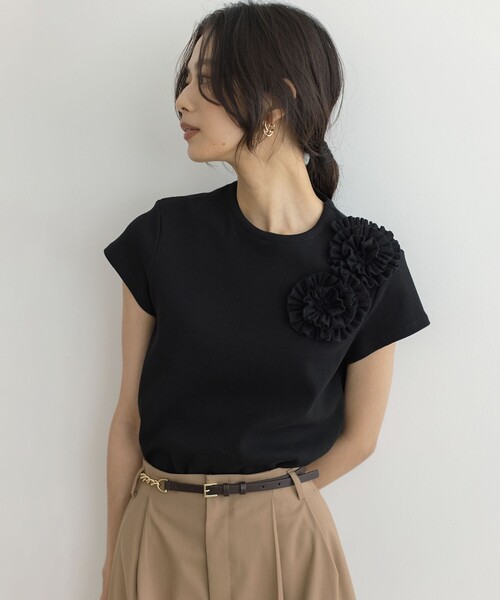 組曲(クミキョク)の「テレココサージュ Tシャツ(Tシャツ/カットソー・レディース・ホワイト系/ブラック系・2/3)」の5枚目の写真