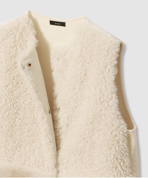 allureville（アルアバイル）の「フェイクボアコンビニットジレ（ベスト・レディース・キャメル/アイボリー・2）」の4枚目の写真
