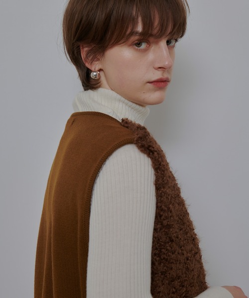 allureville（アルアバイル）の「フェイクボアコンビニットジレ（ベスト・レディース・キャメル/アイボリー・2）」の19枚目の写真