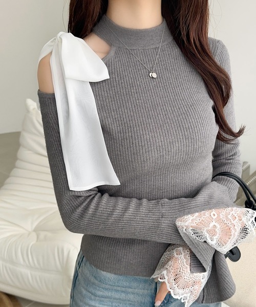 mily bilet(ミウィビレット)の「【mily bilet】大人フェミニンの主役トップス。肩シフォンリボン袖レース使いリブニット(ニット/セーター・レディース・ブラック/アイボリー/チャコールグレー・LARGE/MEDIUM/SMALL/X-LARGE)」の4枚目の写真