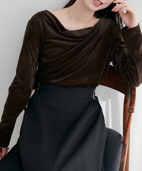 natural couture（ナチュラルクチュール）の「ドレープベロアプルオーバー（Tシャツ/カットソー・レディース・ブラウン/ブラック/ピンク系その他/グレイッシュベージュ/オフホワイト・FREE）」の4枚目の写真