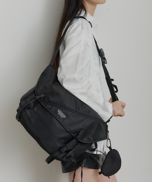 SEN TOKYO（セントーキョー）の「大容量メッセンジャーバッグ