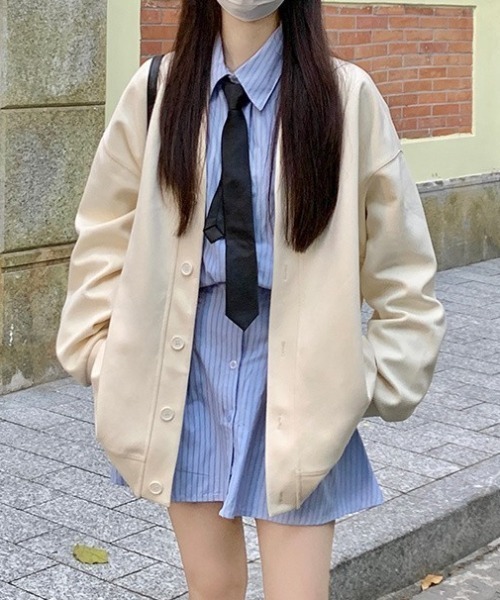 cammie(キャミー)の「オーバーサイズスウェットカーディガン(カーディガン/ボレロ・レディース・アイボリー/ブラック/ライトグレー・M/L)」の8枚目の写真