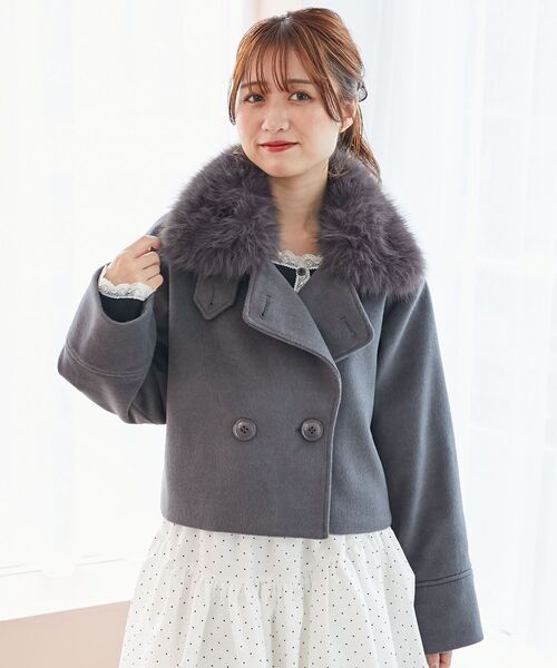 MAJESTIC LEGON（マジェスティックレゴン）の「マルチwayフェイクファー付ショートコート（その他アウター・レディース・チャコールグレー/ブラック/アイボリー/ピンクベージュ・SMALL/MEDIUM/X-SMALL）」の8枚目の写真