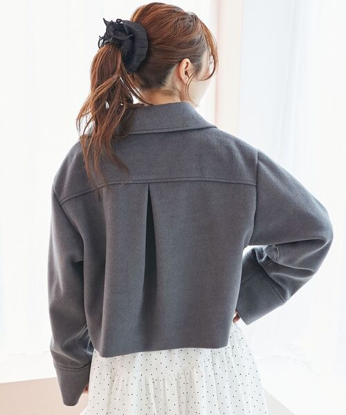 MAJESTIC LEGON（マジェスティックレゴン）の「マルチwayフェイクファー付ショートコート（その他アウター・レディース・チャコールグレー/ブラック/アイボリー/ピンクベージュ・SMALL/MEDIUM/X-SMALL）」の12枚目の写真