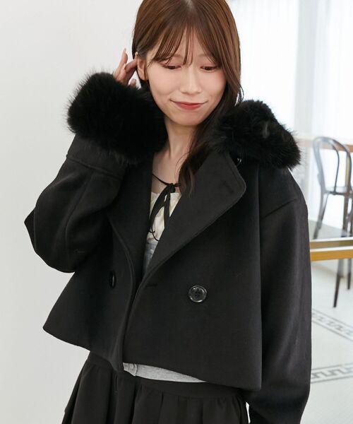 MAJESTIC LEGON（マジェスティックレゴン）の「マルチwayフェイクファー付ショートコート（その他アウター・レディース・チャコールグレー/ブラック/アイボリー/ピンクベージュ・SMALL/MEDIUM/X-SMALL）」の20枚目の写真