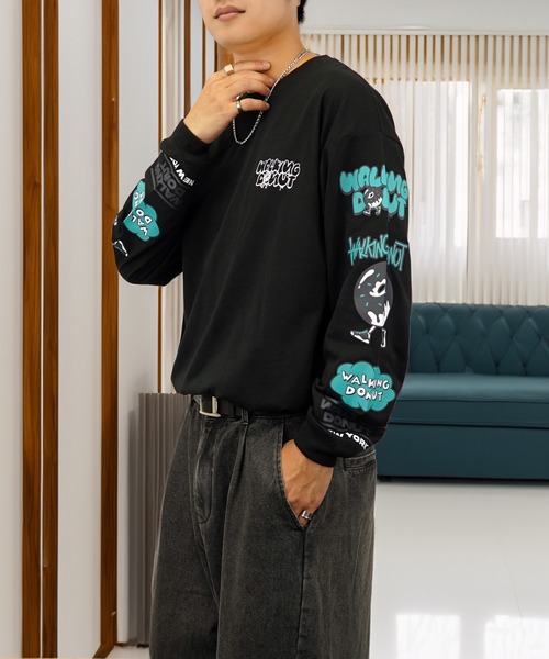 L'atelier(ラトリエ)の「袖ロゴ グラフィック 長袖Tシャツ ドーナツ オバケ(Tシャツ/カットソー・メンズ・ブラック系その他2/ホワイト系3/ブラック系その他3/オリーブ系3/ブラック系3/ブラック系2/ホワイト系2・L/M/LL)」の14枚目の写真