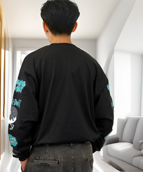 L'atelier(ラトリエ)の「袖ロゴ グラフィック 長袖Tシャツ ドーナツ オバケ(Tシャツ/カットソー・メンズ・ブラック系その他2/ホワイト系3/ブラック系その他3/オリーブ系3/ブラック系3/ブラック系2/ホワイト系2・L/M/LL)」の21枚目の写真