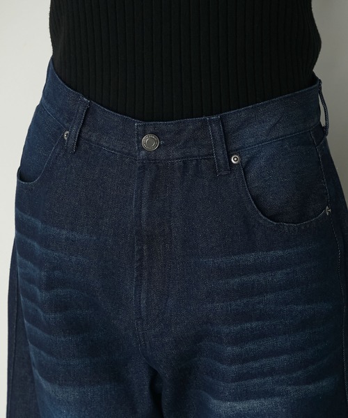 forksy.(フォルクシー)の「【forksy.】裾フリンジカーブバレルレッグデニムパンツ / 速乾・ウォッシャブル(デニムパンツ・レディース・ネイビー/ブラック/ブルー系・L/M)」の14枚目の写真