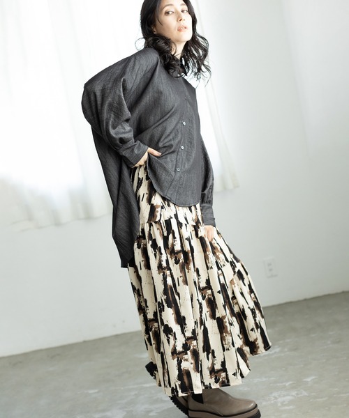 OSMOSIS（オズモーシス）の「ドルマンデニムシャツ（シャツ/ブラウス・レディース・ブルー/ブラック・ONE SIZE）」の3枚目の写真