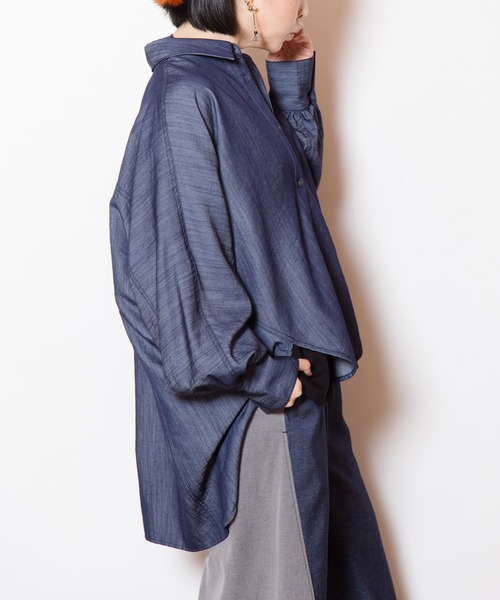 OSMOSIS（オズモーシス）の「ドルマンデニムシャツ（シャツ/ブラウス・レディース・ブルー/ブラック・ONE SIZE）」の8枚目の写真