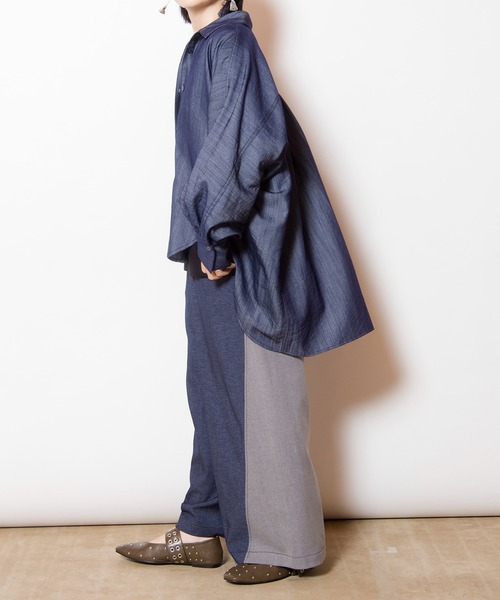 OSMOSIS（オズモーシス）の「ドルマンデニムシャツ（シャツ/ブラウス・レディース・ブルー/ブラック・ONE SIZE）」の12枚目の写真