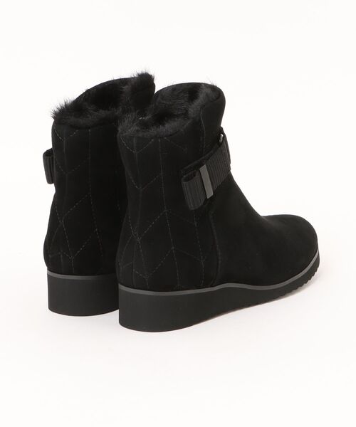 JILL STUART(ジルスチュアート)の「ベルテッドボアショートブーツ(ブーツ・レディース・ブラック/サンドベージュ・22.5cm/23.0cm/23.5cm/24.0cm/24.5cm)」の3枚目の写真