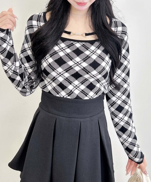 INGNI（イング）の「パールビット付きチェックニット（ニット/セーター・レディース・ベージュ系2/ピンク系2/ブラック×ホワイト・M）」の5枚目の写真