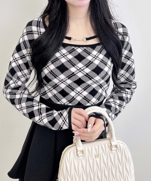 INGNI（イング）の「パールビット付きチェックニット（ニット/セーター・レディース・ベージュ系2/ピンク系2/ブラック×ホワイト・M）」の4枚目の写真